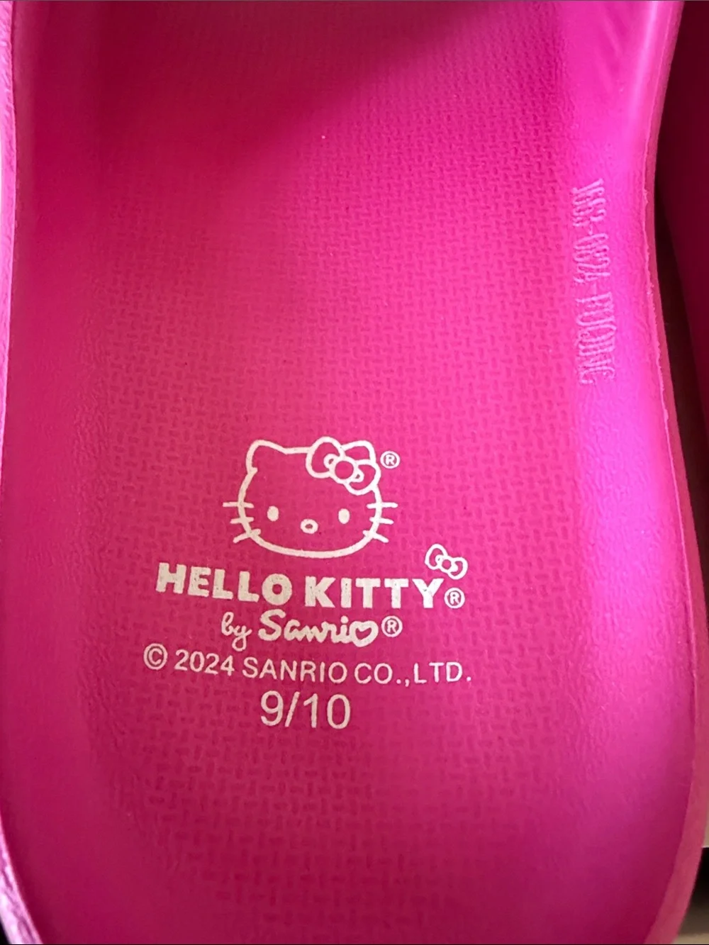 Hello Kitty Bright Pink Women’s Slide Sandals. Sz 9/10